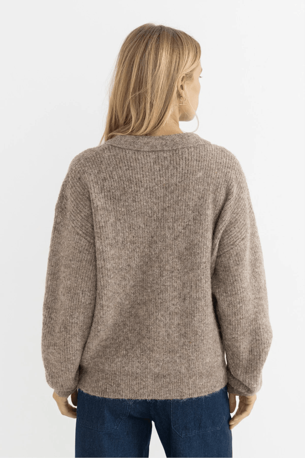 QUINN V-NECK COLLARED JUMPER - OATMEAL