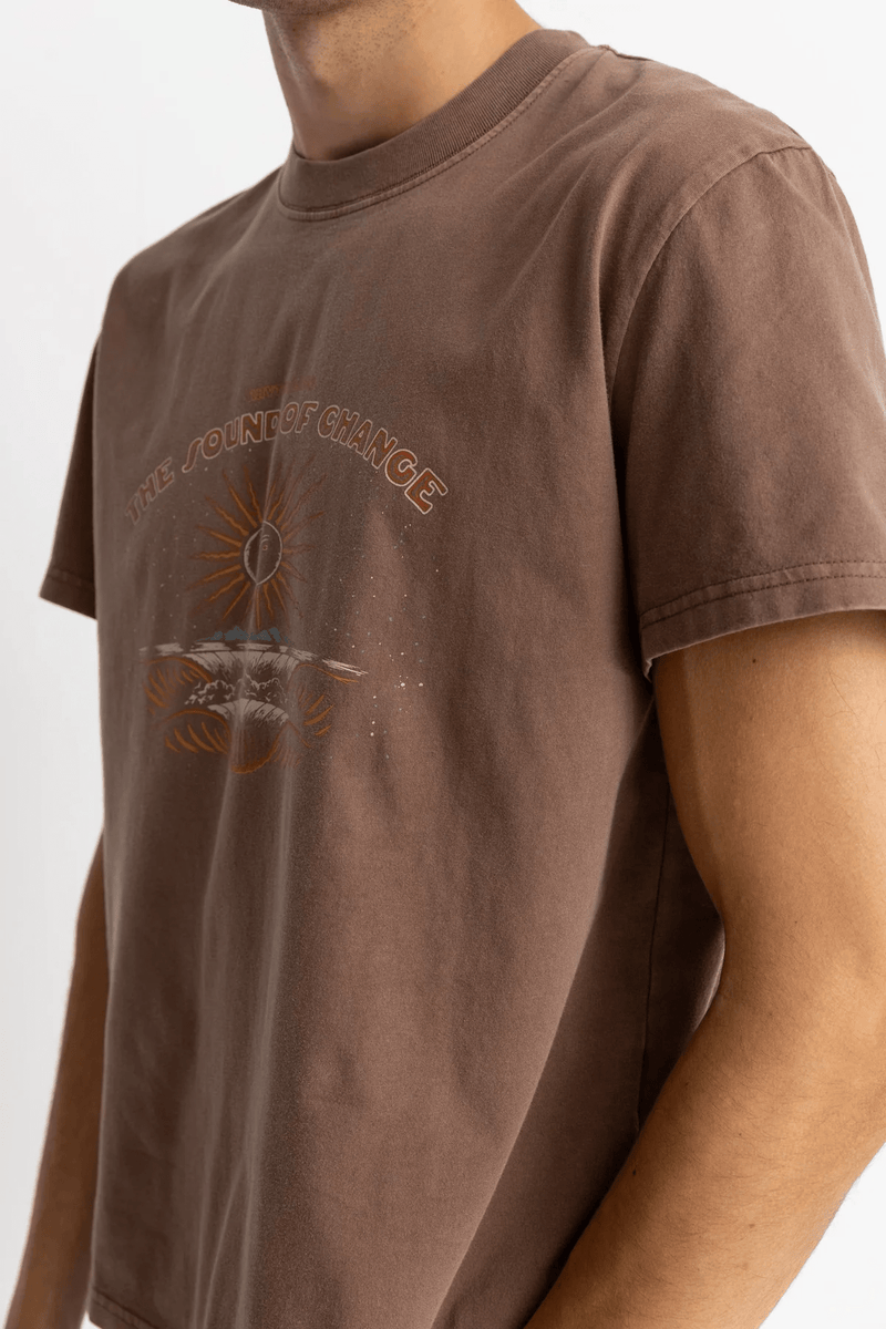 COSMIC BAND SS T-SHIRT - BROWN