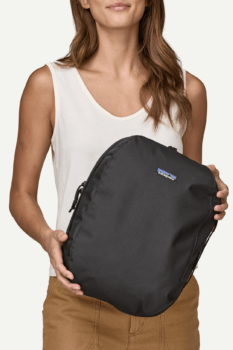 BLACK HOLE CUBE 14L - BLACK W/ BLACK