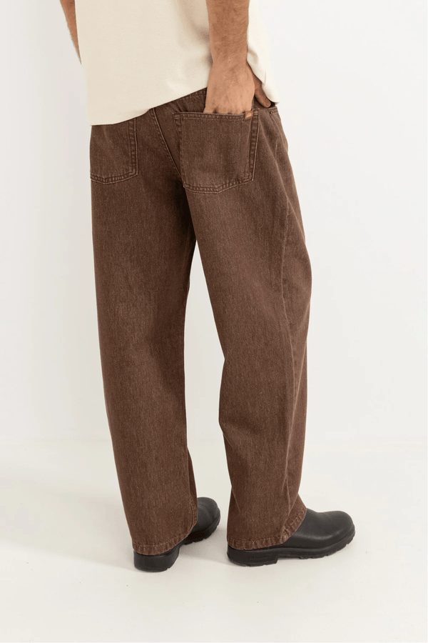 ESSENTIAL JEAN - WASHED BROWN