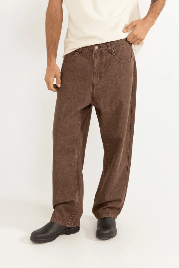 ESSENTIAL JEAN - WASHED BROWN