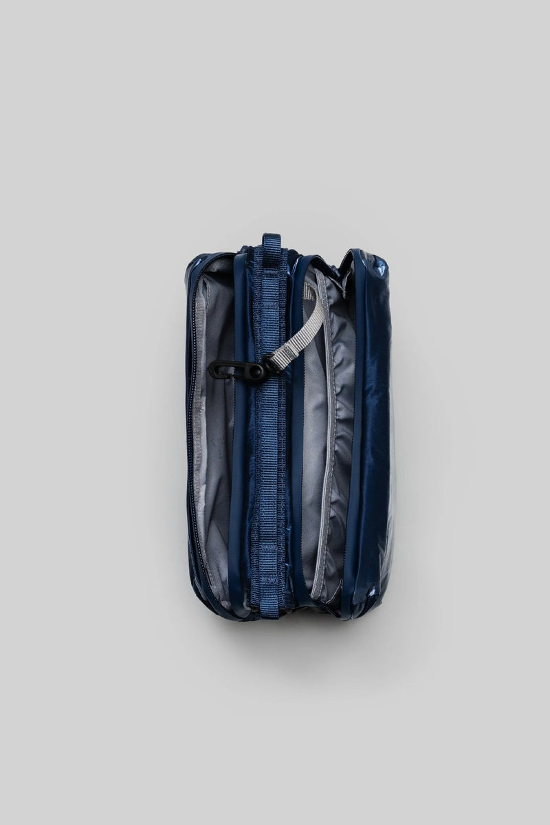 BOTTLE SACOCHE MEDIUM MARINE BLUE METALLIC